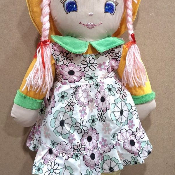 BAMBOLA DI STOFFA - TRECCE ROSA E VESTITO A FIORI