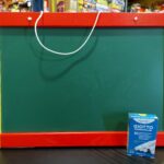 LAVAGNETTA CON GESSETTI BIANCHI