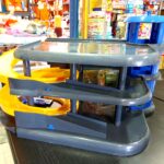 PARCHEGGIO A TRE PIANI PER AUTOMOBILINE