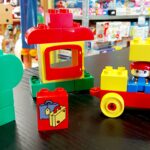 LEGO DUPLO - PETER'S HOLIDAY BUILDING