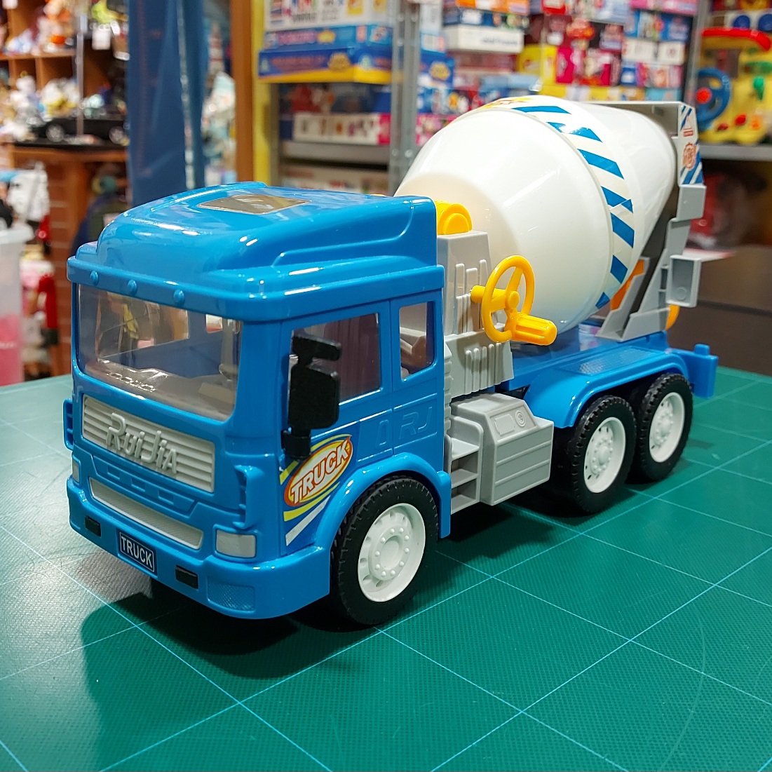 045 0 062a CAMION BETONIERA - immagine 1