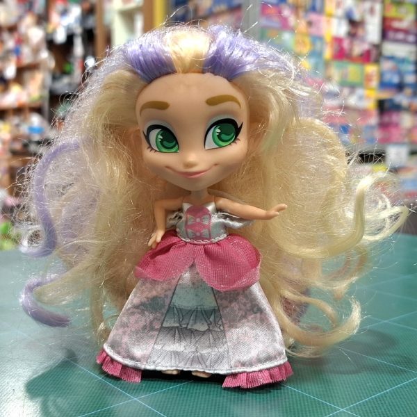 BELLA (HAIRDORABLES HAIMAZING)