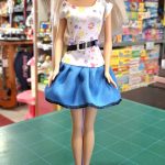 BARBIE vestito a fiori e gonna azzurra